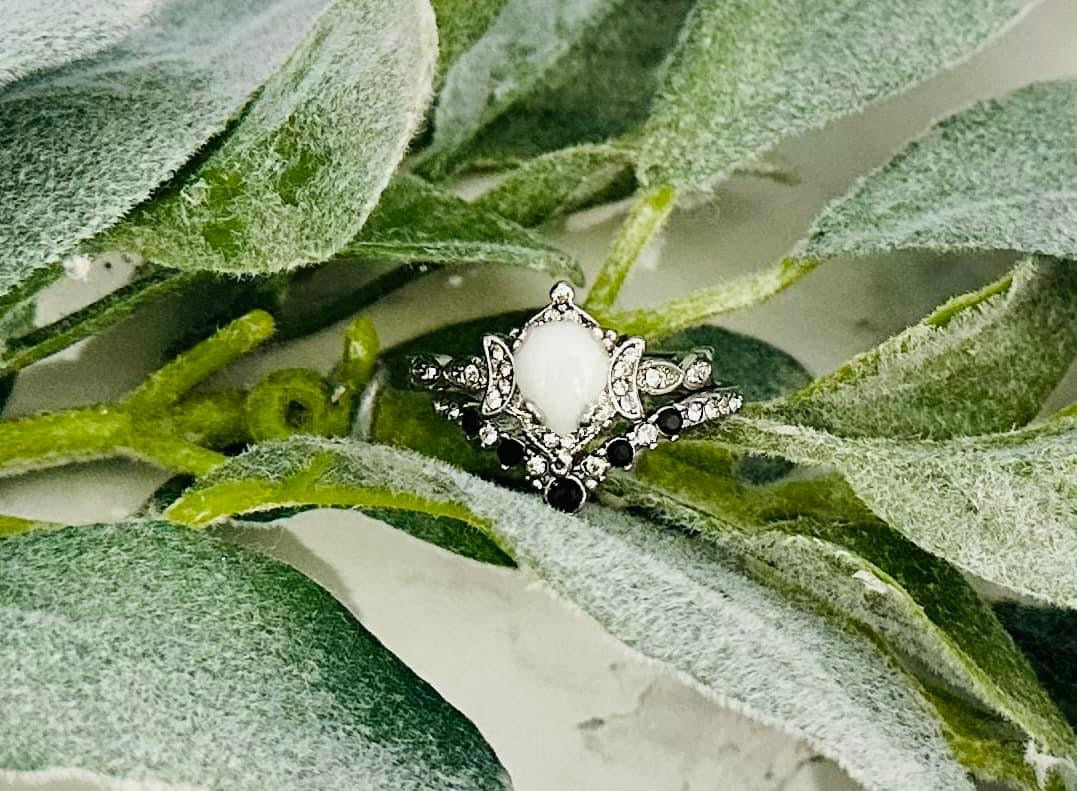 The Moons Ring Set